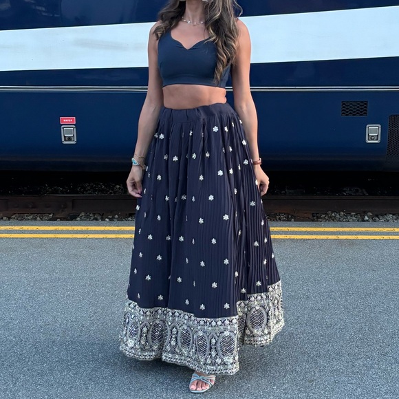 Stunning Navy Blue and silver Lehenga - Size S top & adjustable bottom Lengha - Picture 10 of 10